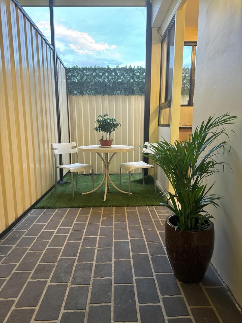 Self Contained Granny Flat - 2 Br