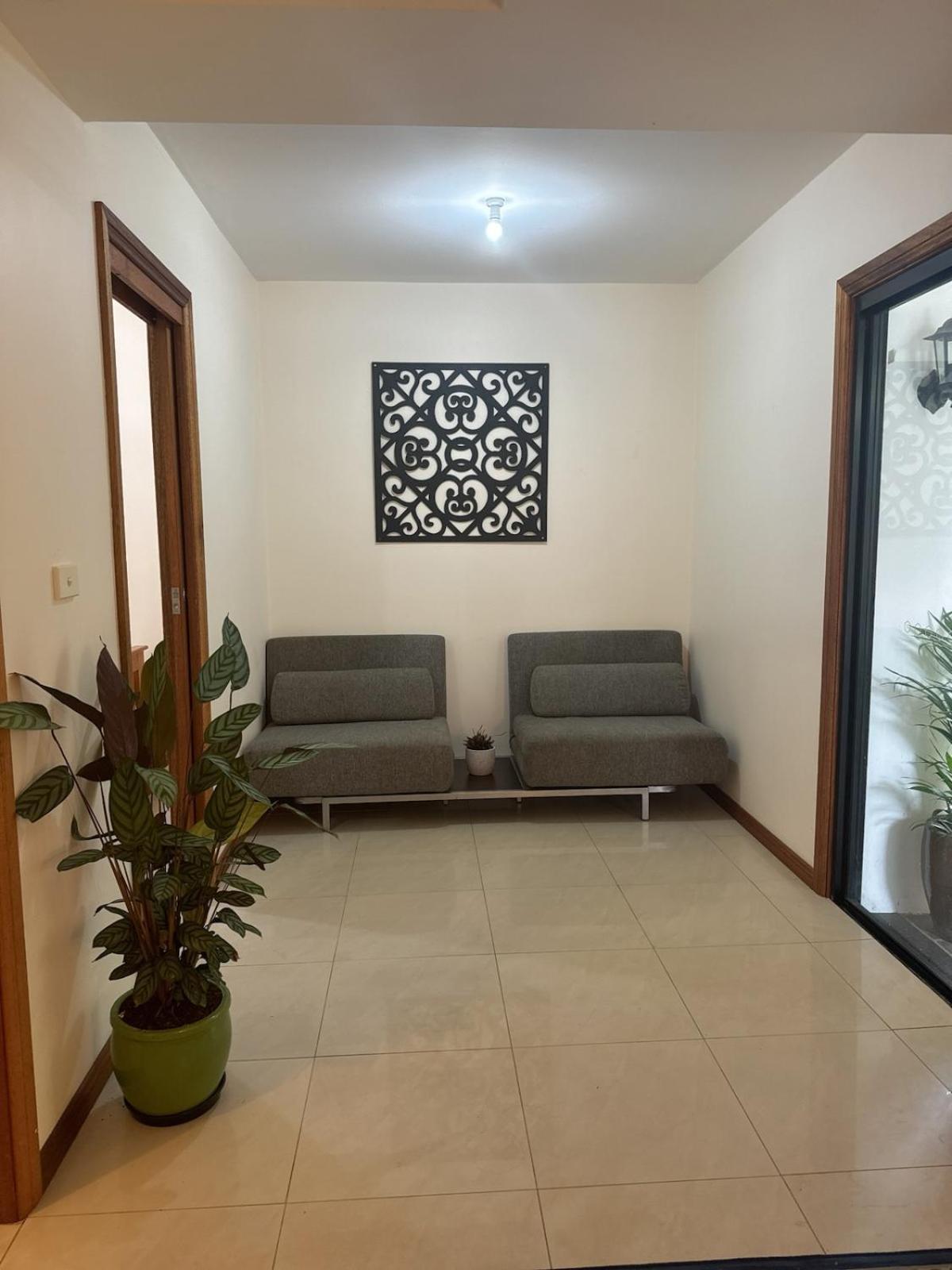 Self Contained Granny Flat - 2 Br *